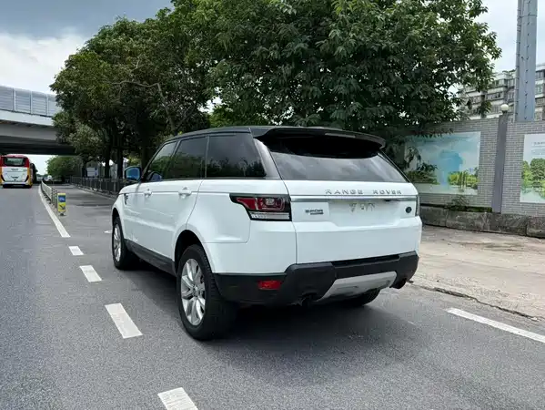 Land Rover Range Rover Sport 2013