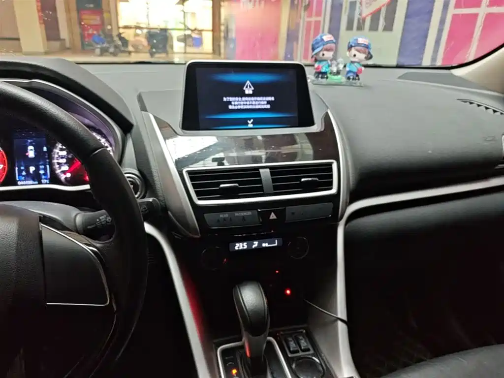Mitsubishi Eclipse Cross 2020 — фото 13