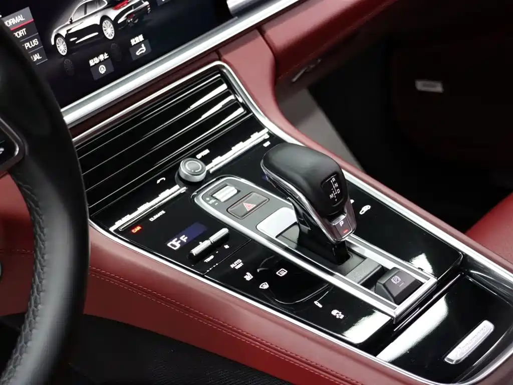 Porsche Panamera 2018 — фото 9