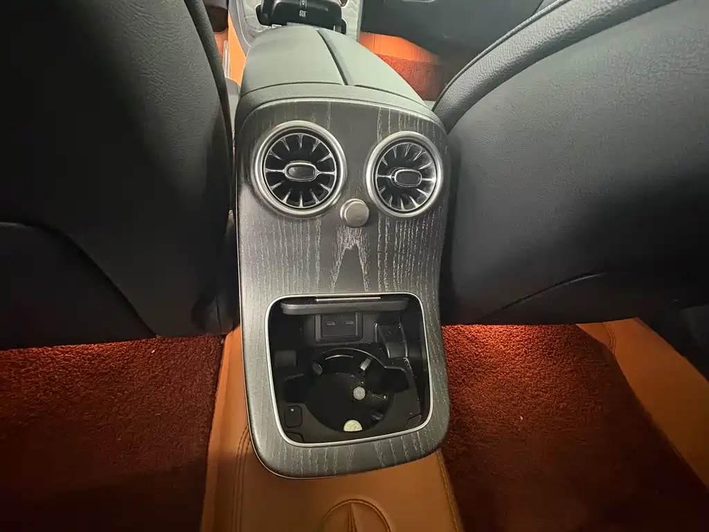 Mercedes-Benz E-Class 2023 — фото 6