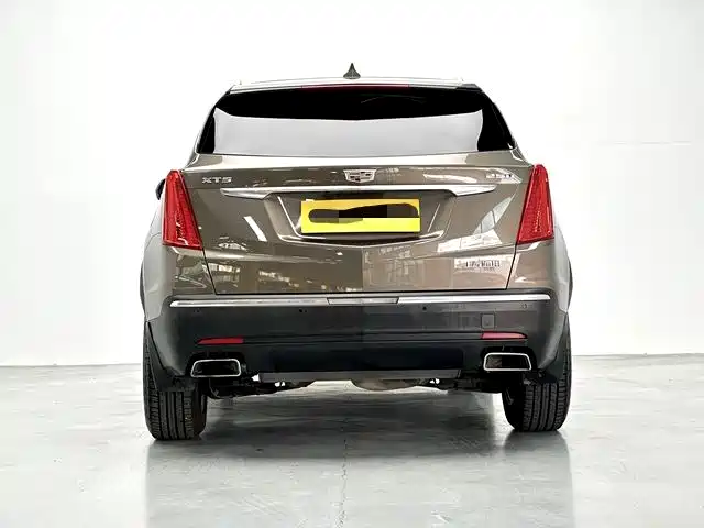 Cadillac XT5 2017 — фото 8