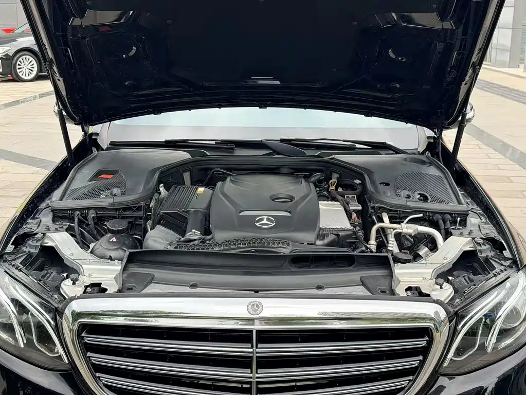 Mercedes-Benz E-Class 2018 — фото 27