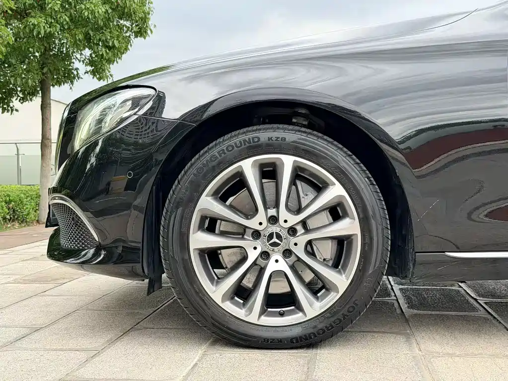 Mercedes-Benz E-Class 2018 — фото 23