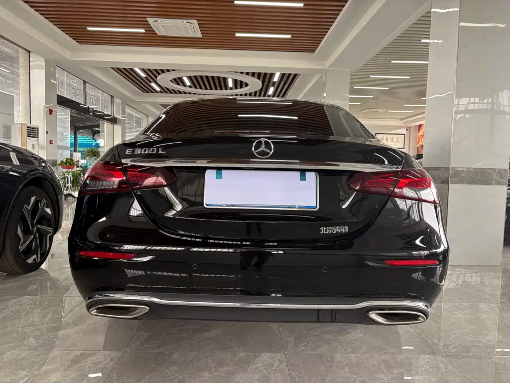 Mercedes-Benz E-Class 2023 — фото 3