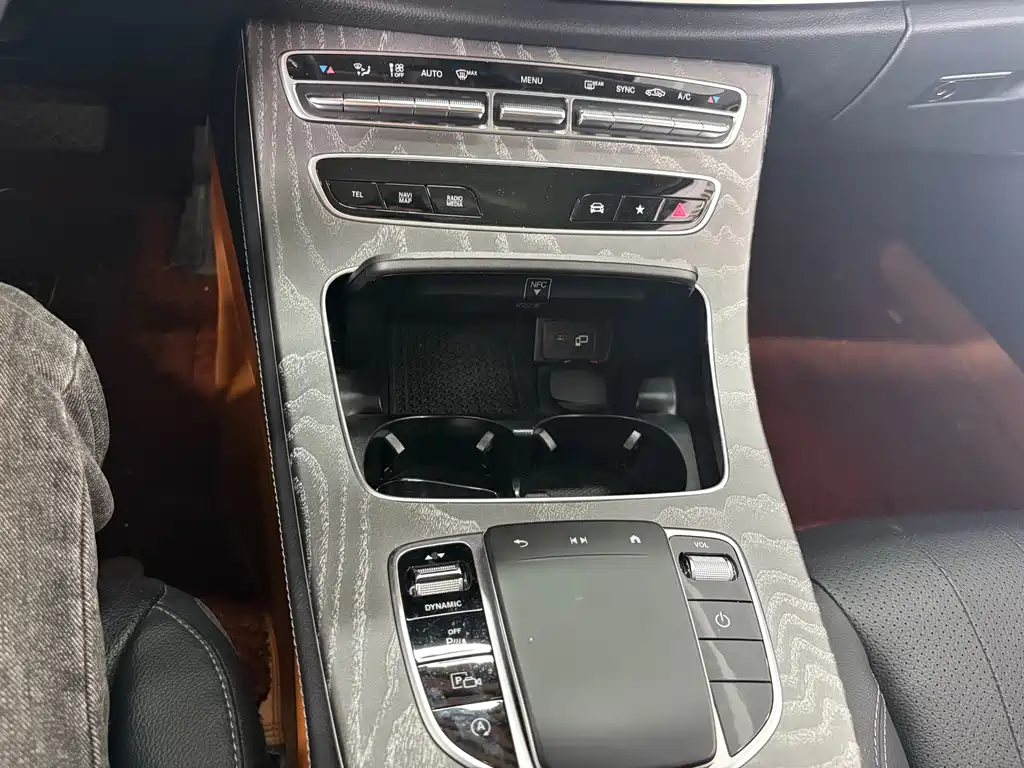 Mercedes-Benz E-Class 2023 — фото 15