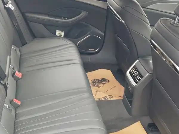 Hongqi H5 2022