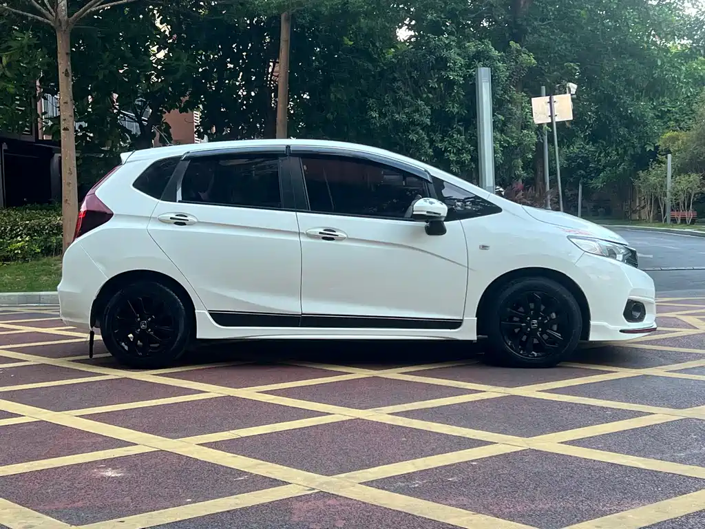 Honda Fit 2018 — фото 4