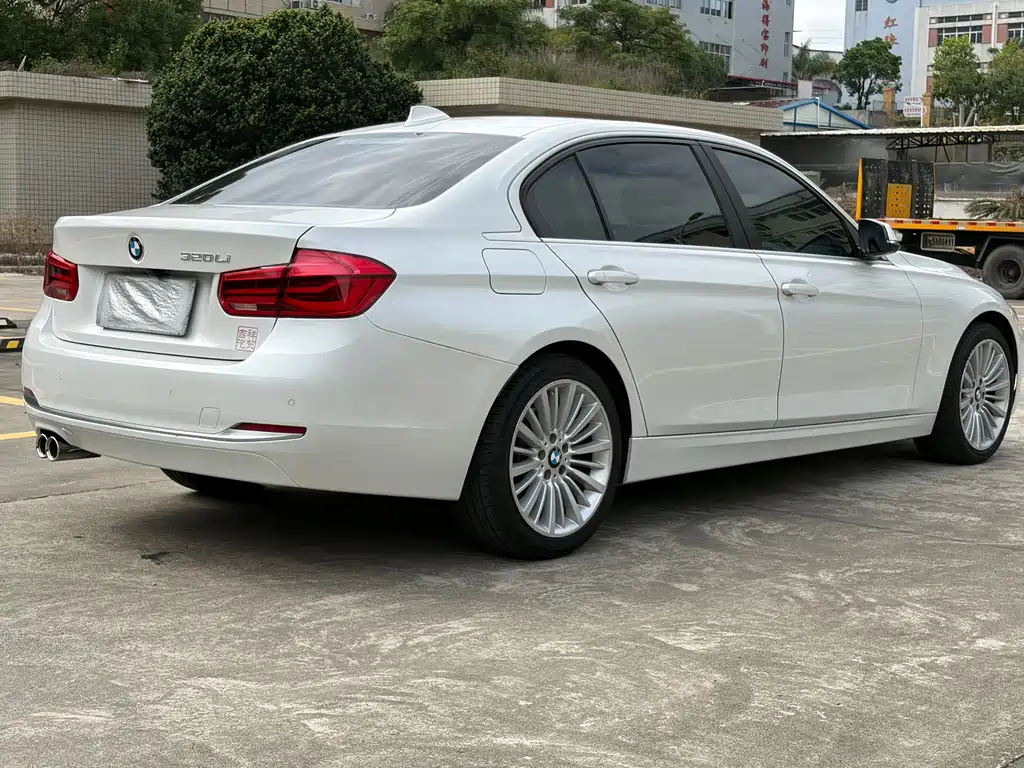 BMW 3 Series 2018 — фото 4