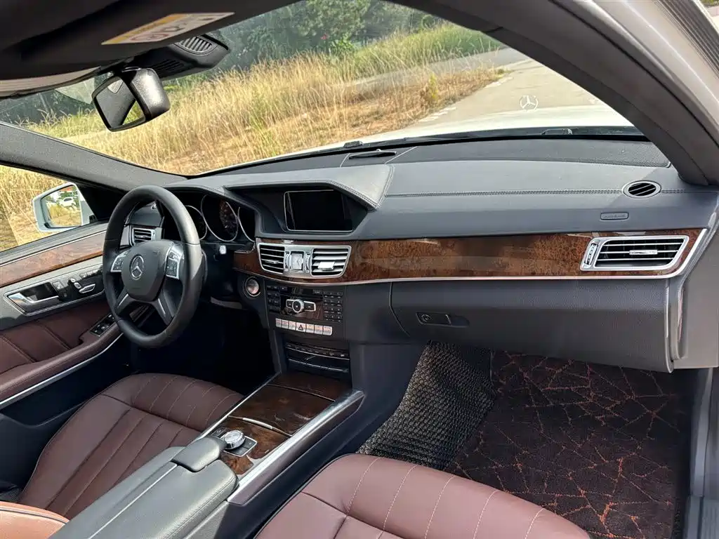 Mercedes-Benz E-Class 2015 — фото 15