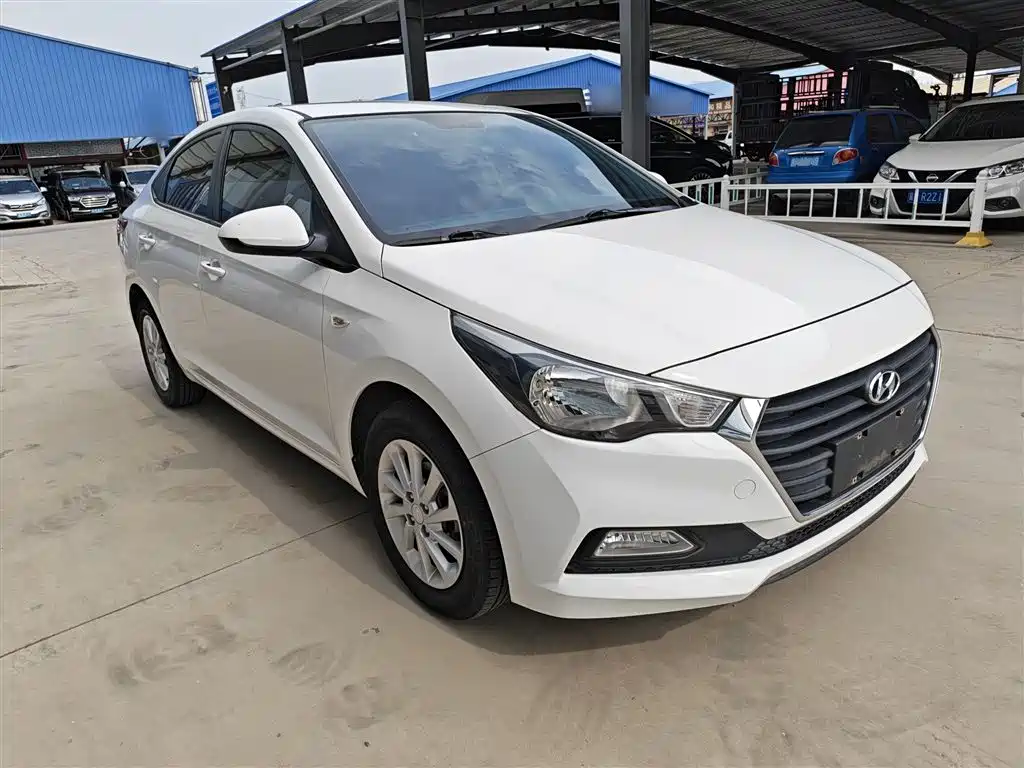 Hyundai Verna 2018 — фото 11