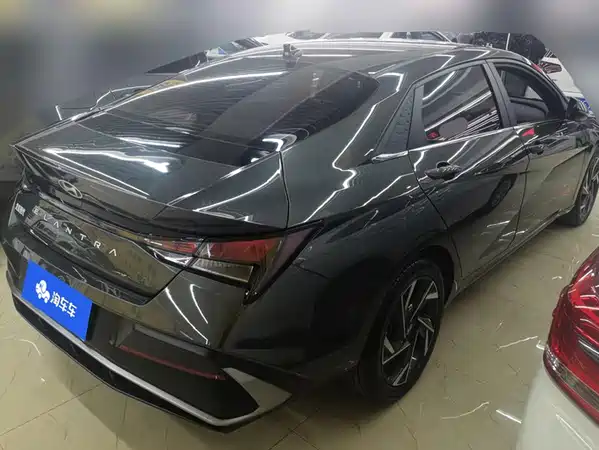 Hyundai Elantra 2024