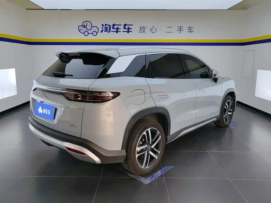 BYD L DM-i 2025 — фото 3