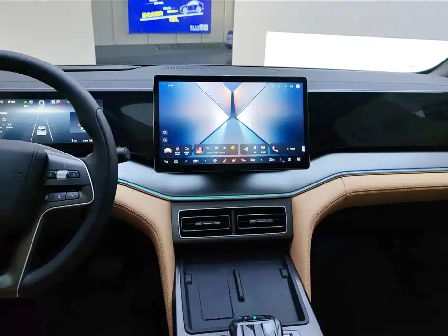 BYD L DM-i 2025 — фото 13