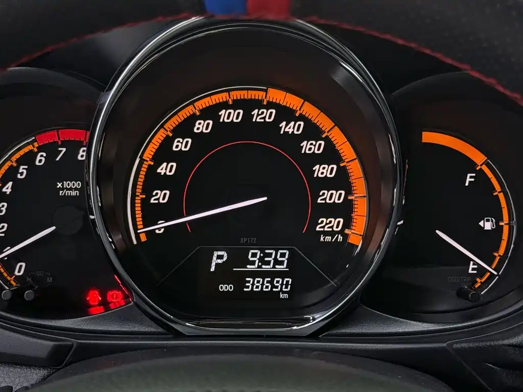 Toyota Yaris L 2022 — фото 13