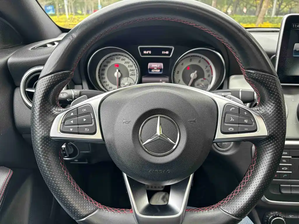 Mercedes-Benz CLA 2016 — фото 11