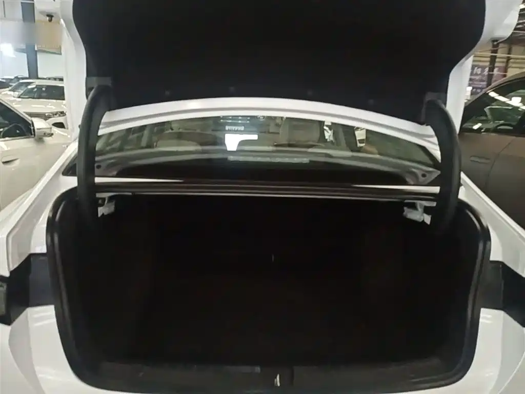 BYD Seal 05 DM-i 2025 — фото 19