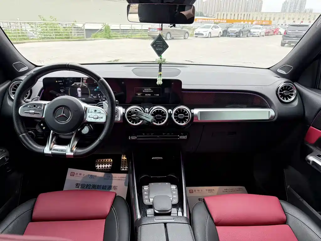 Mercedes-Benz GLB AMG 2023 — фото 12