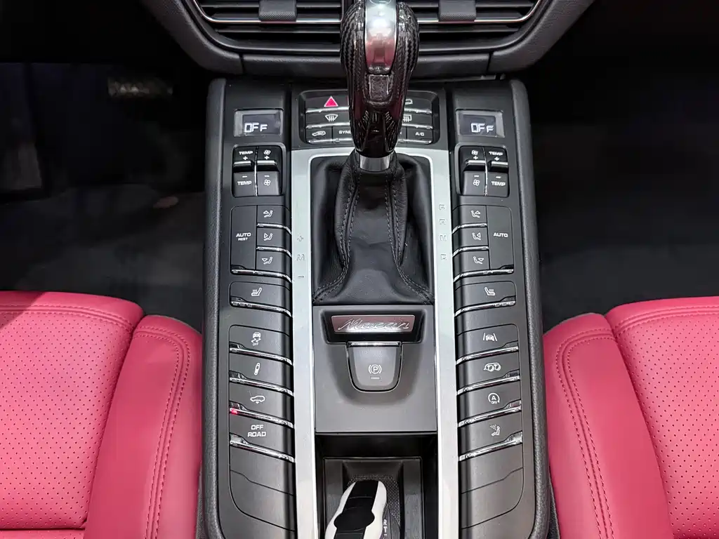 Porsche Macan 2021 — фото 9