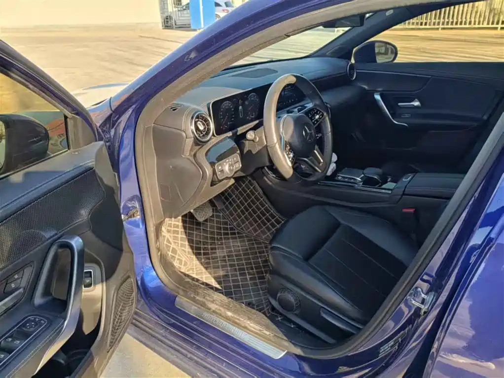 Mercedes-Benz A-Class 2020 — фото 9