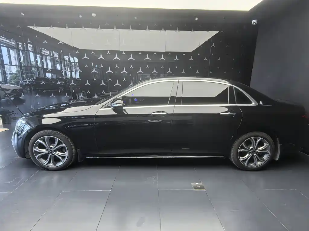 Mercedes-Benz E-Class 2023 — фото 3