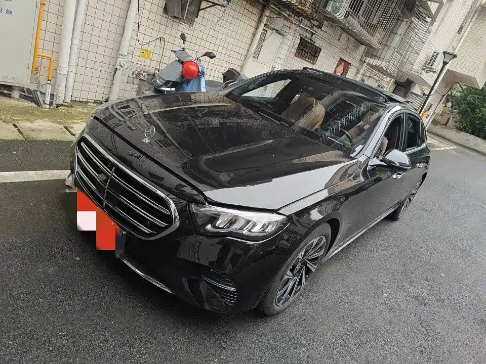 Mercedes-Benz E-Class 2024