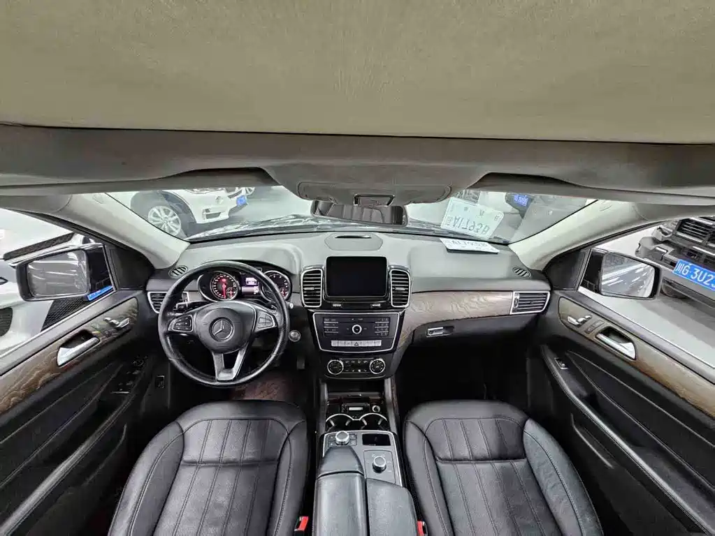Mercedes-Benz GLE 2017 — фото 10
