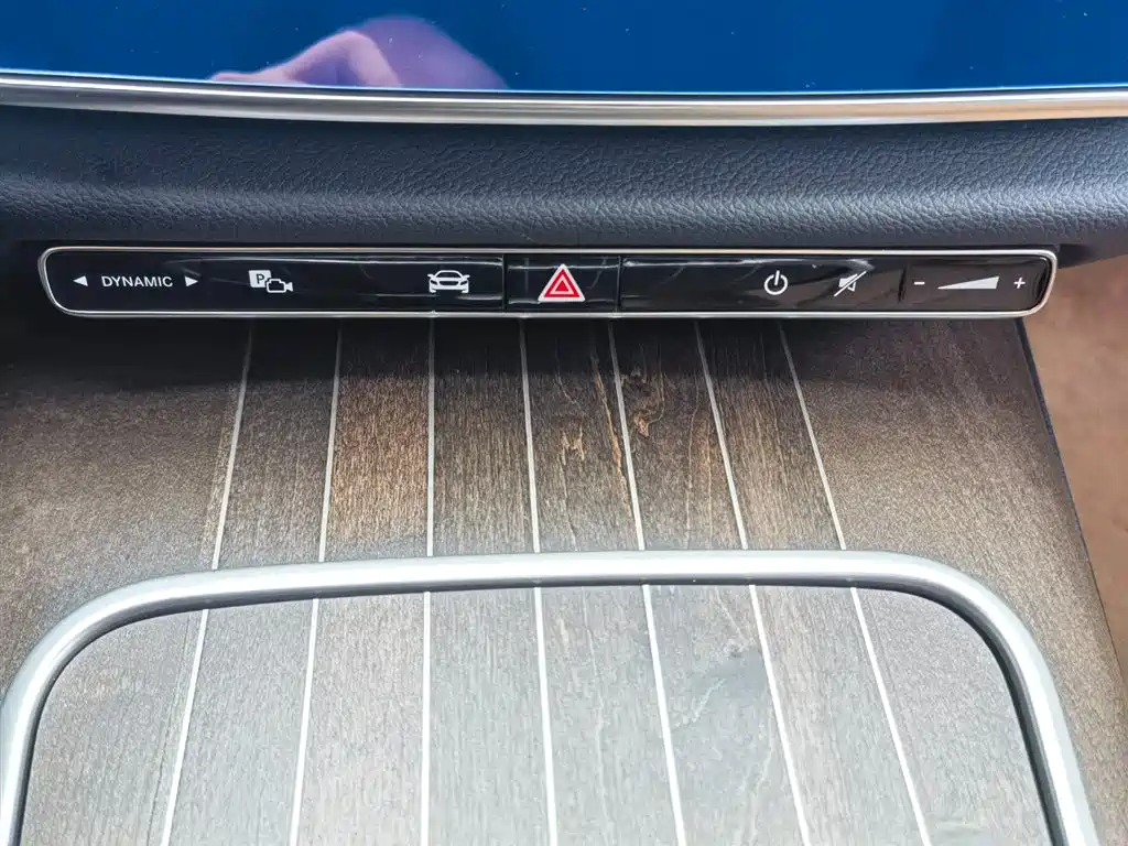 Mercedes-Benz E-Class 2024 — фото 32