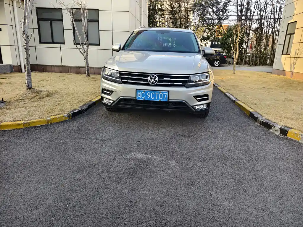 Volkswagen Tiguan L 2019 — фото 2