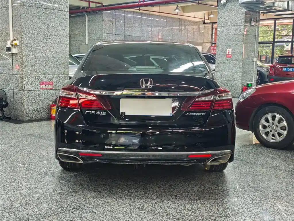 Honda Accord 2018 — фото 8