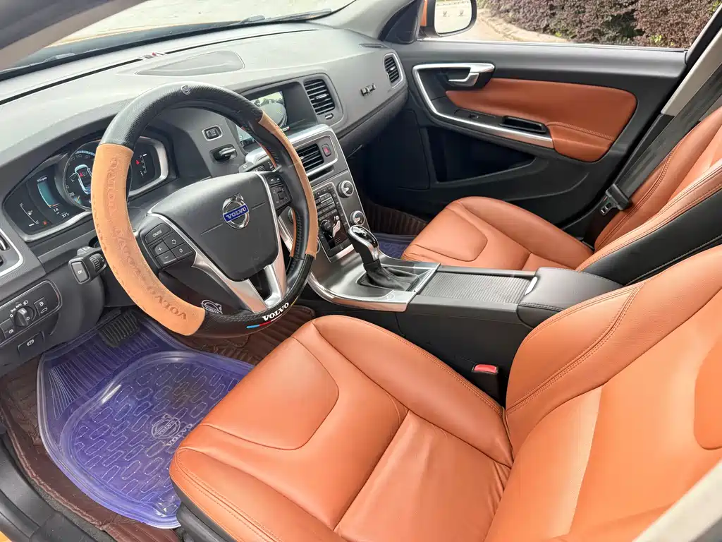 Volvo S60 2015 — фото 10