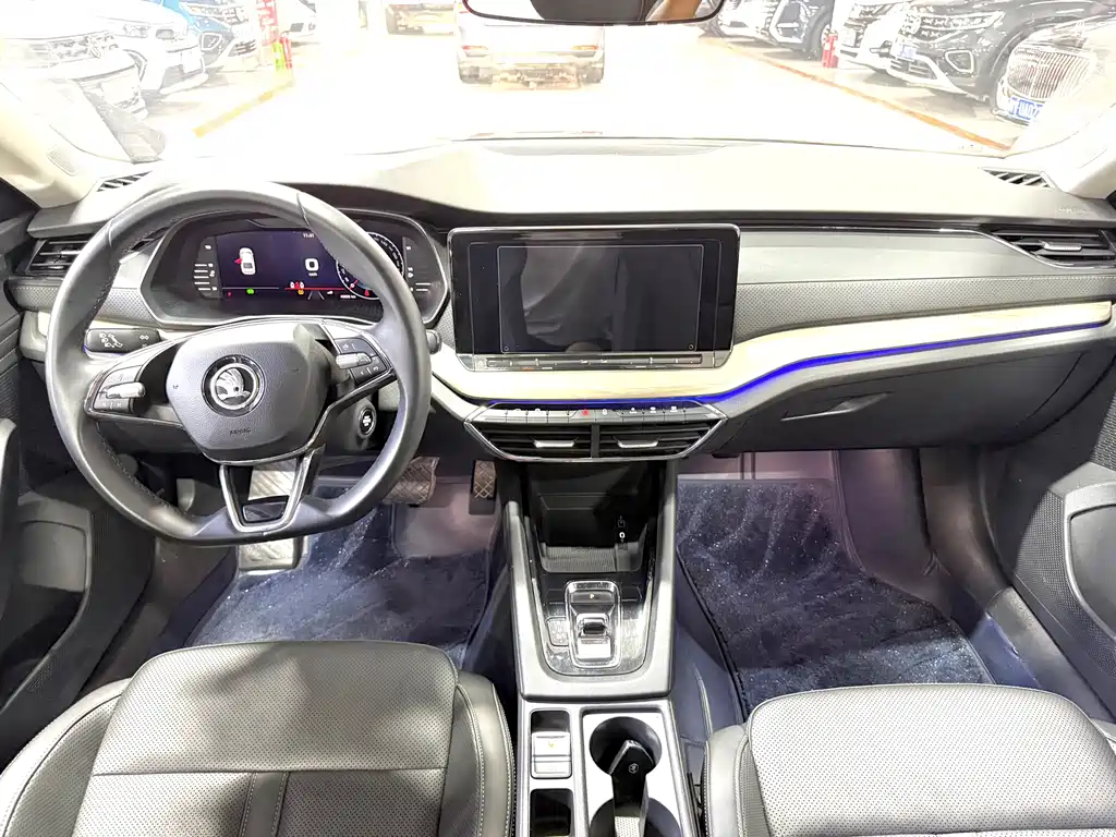 Skoda Octavia 2022 — фото 11