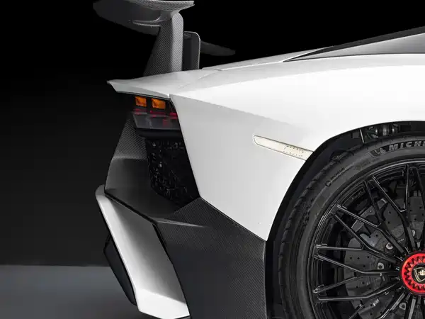 Lamborghini Aventador 2013