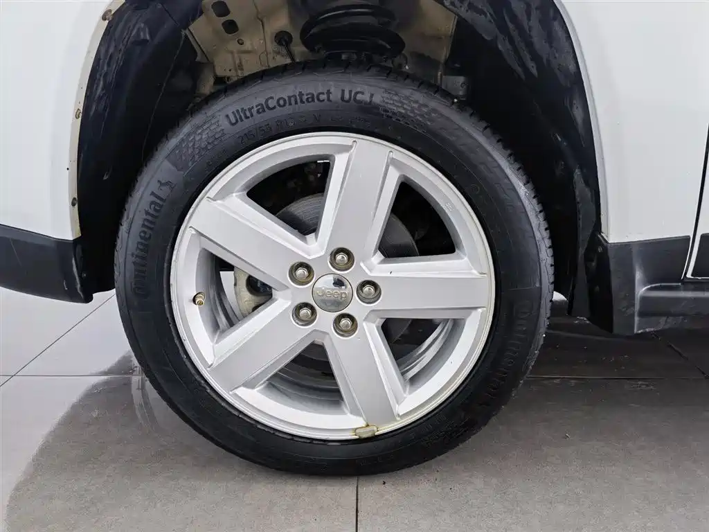 Jeep Compass 2012 — фото 17