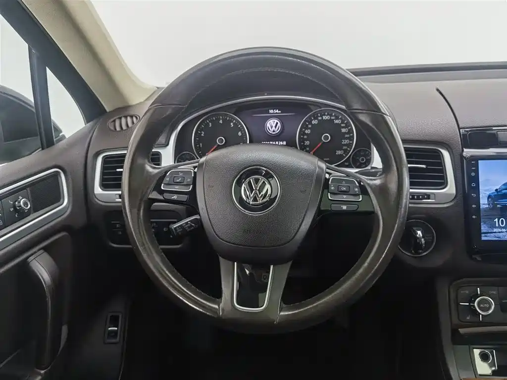Volkswagen Touareg 2014 — фото 11