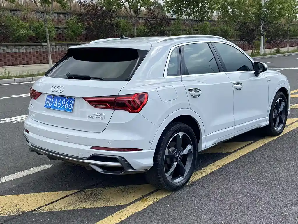 Audi Q3 2022 — фото 16