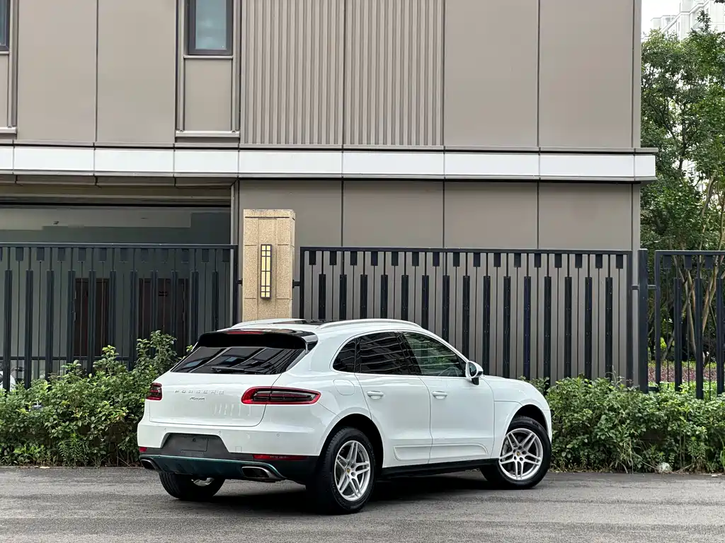 Porsche Macan 2016