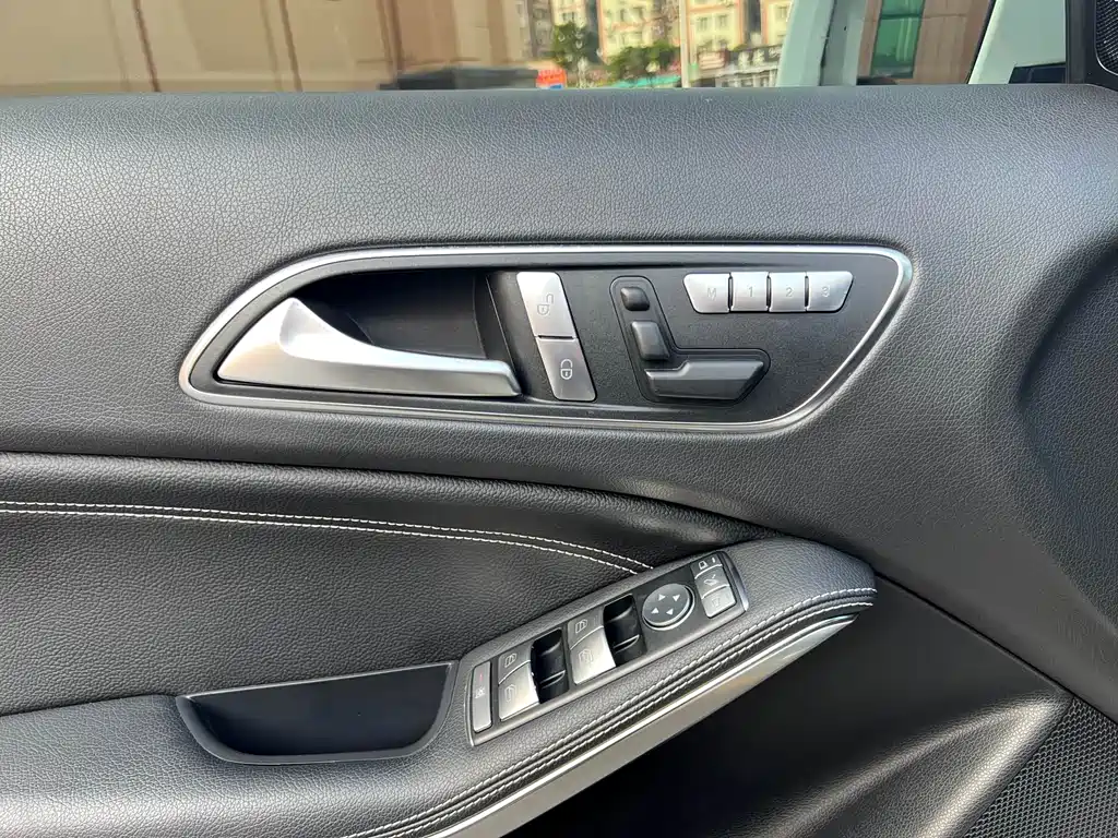 Mercedes-Benz GLA 2017 — фото 13