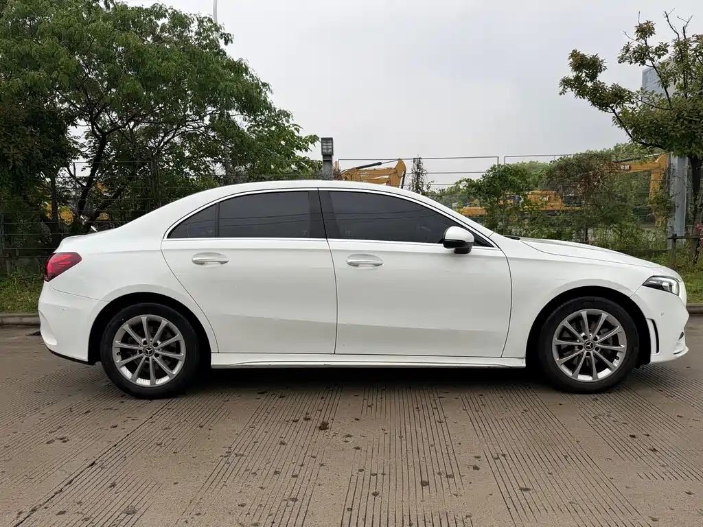 Mercedes-Benz A-Class 2022 — фото 21
