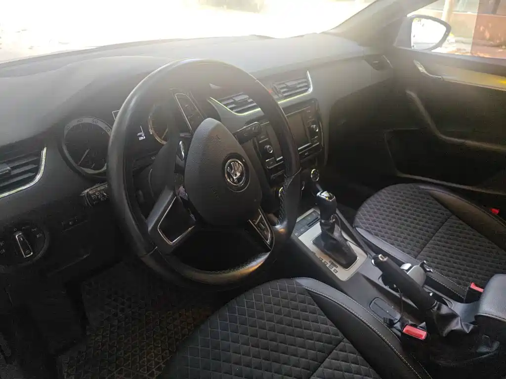 Skoda Octavia 2019 — фото 20