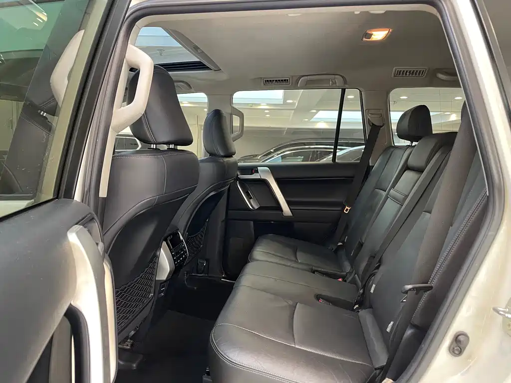Toyota Prado 2019 — фото 13