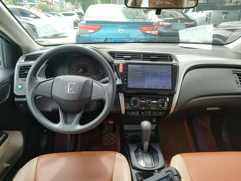 Honda City 2016 — фото 10