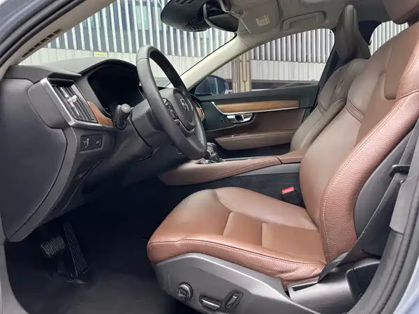 Volvo S90 2018