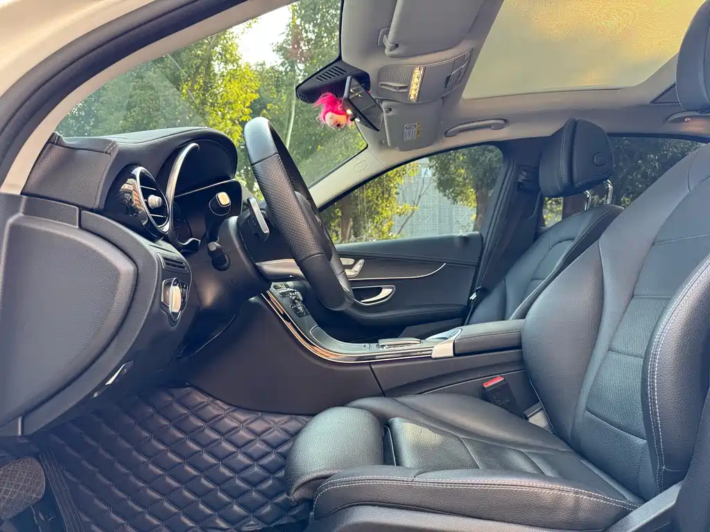 Mercedes-Benz C-Class 2021
