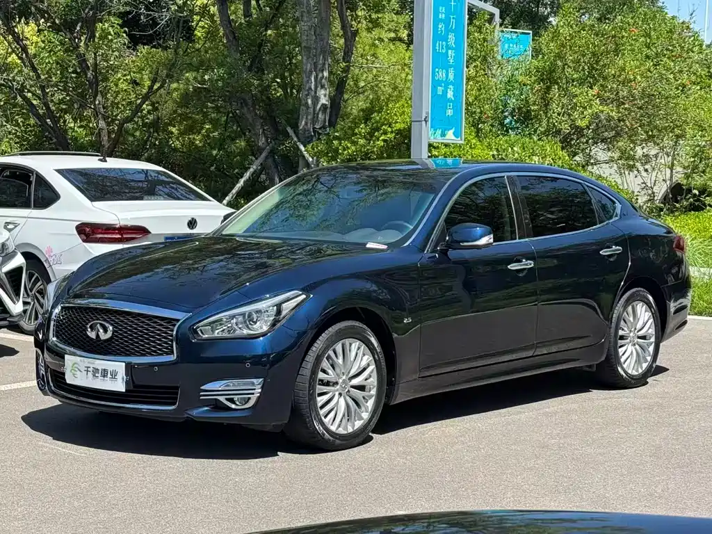 Infiniti Q70 2018 — фото 1