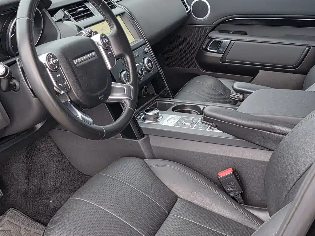 Land Rover Discovery 2018 — фото 11