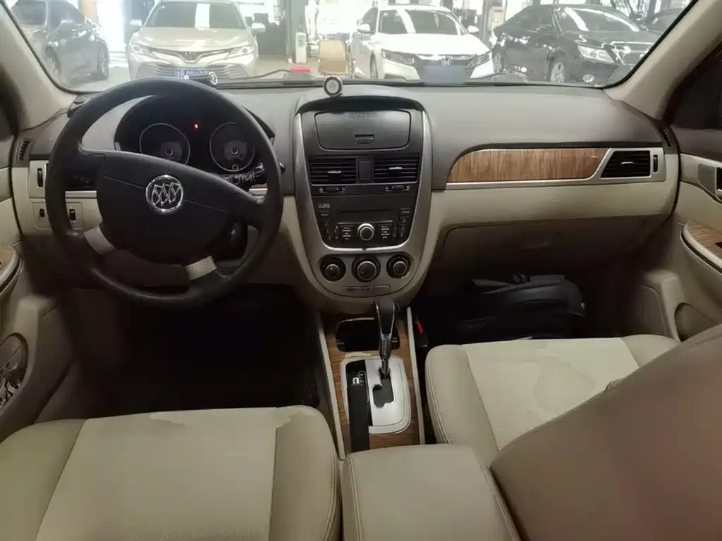 Buick Excelle 2016 — фото 10