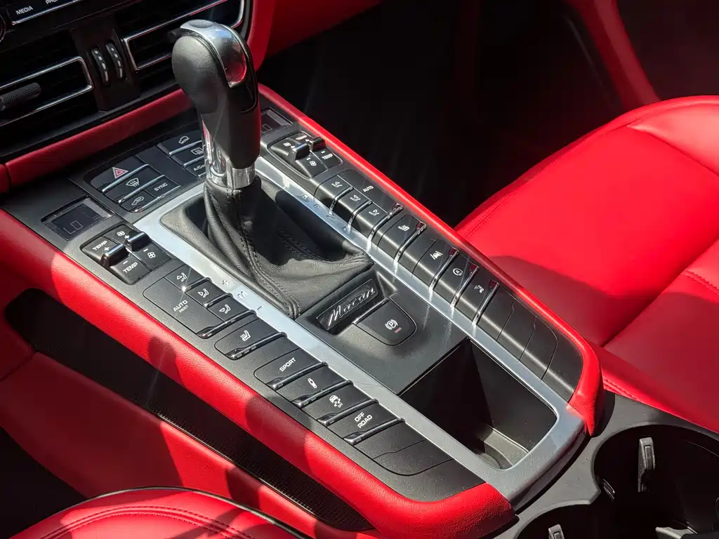 Porsche Macan 2020 — фото 19