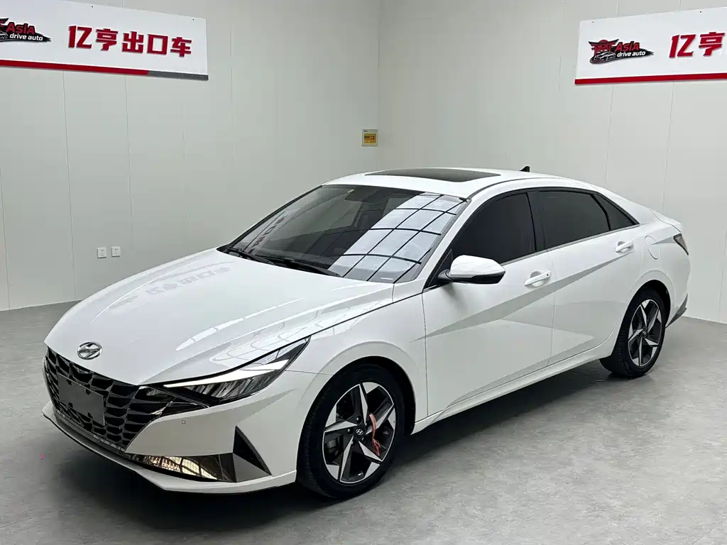 Hyundai Elantra 2023