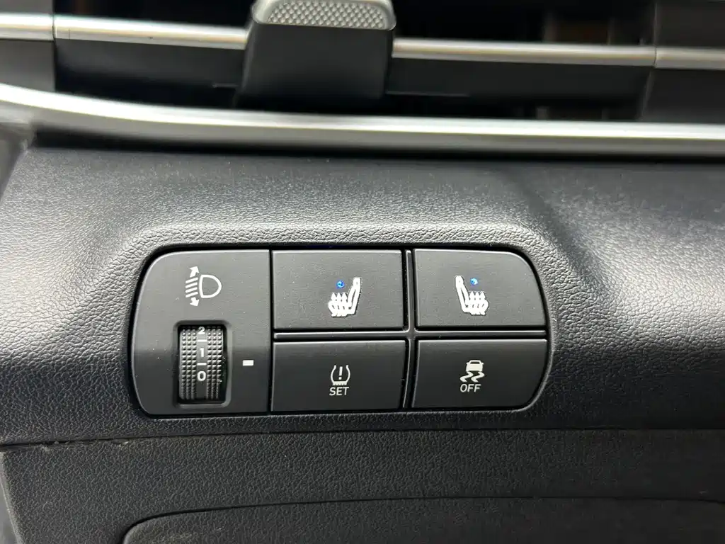 Hyundai Elantra 2023 — фото 9