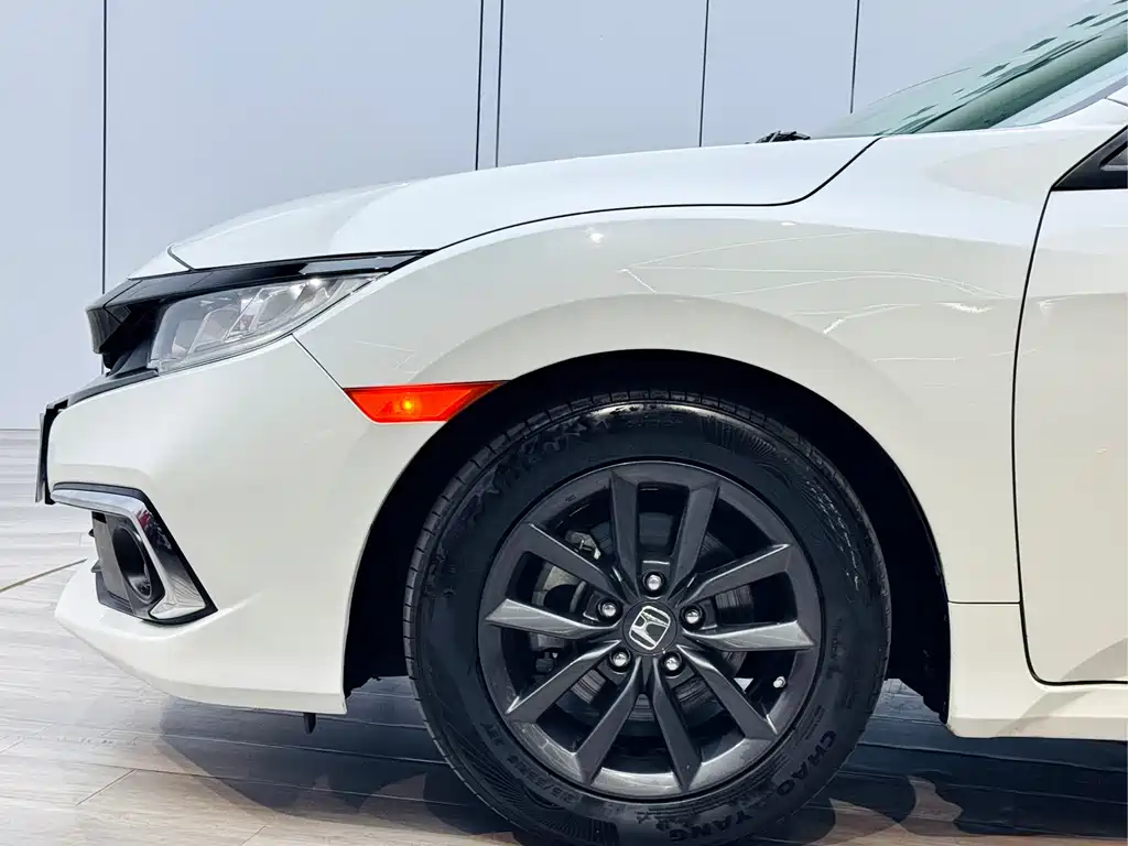 Honda Civic 2019 — фото 22